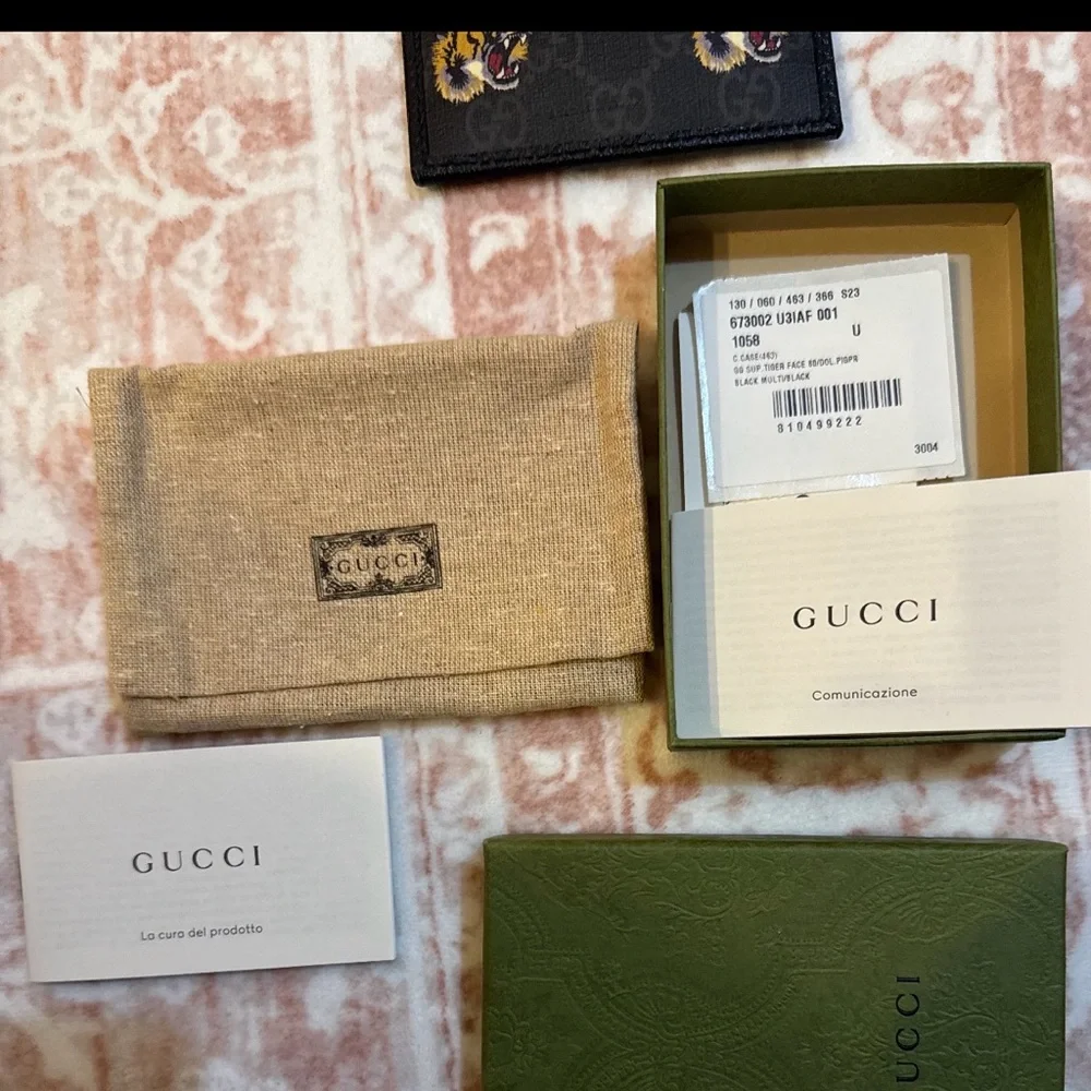 Gucci Black Card Holder with Yellow Tiger Embroidery - Picture 3 of 3